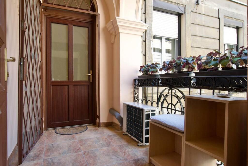Standard Apartment By Hi5 - St. King Street 16. Budapest Ngoại thất bức ảnh